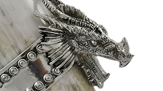 Trinkhörner verziert