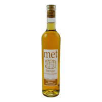 Met Barrique auf Eiche ausgebaut