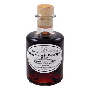 Cassis mit Grappa-Likör